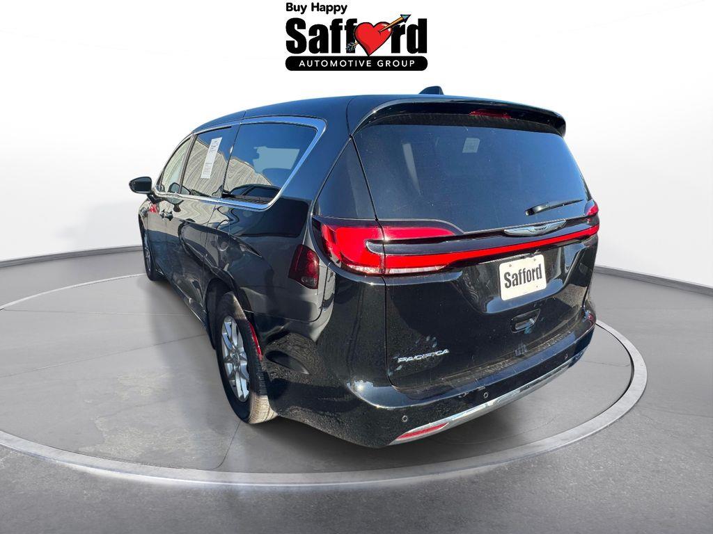 2026 Chrysler Pacifica Select — photo 1 of 12