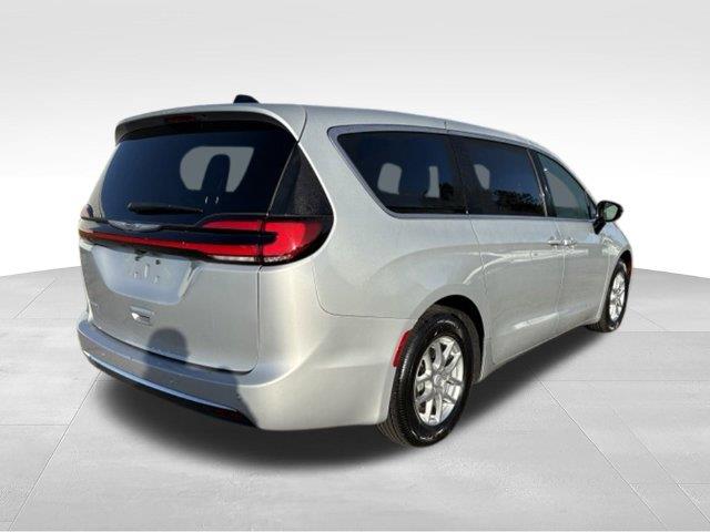 2026 Chrysler Pacifica - $31,000