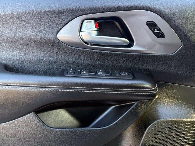 2026 Chrysler Pacifica - $31,000