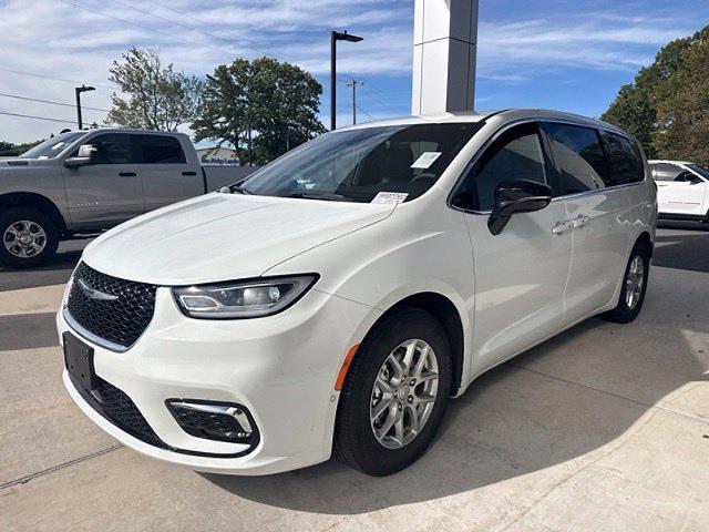 2026 Chrysler Pacifica - $32,297