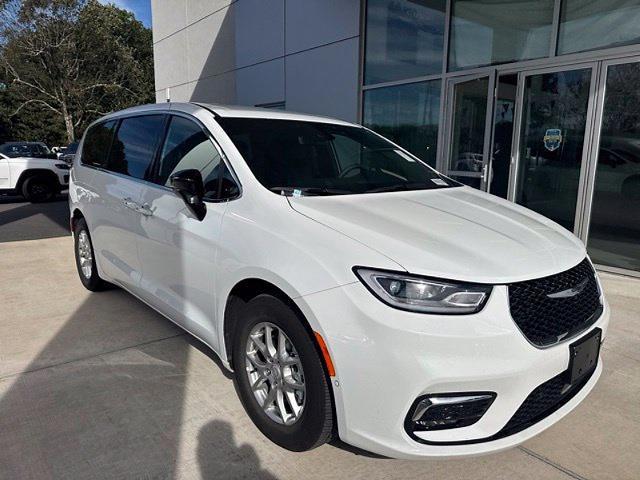 2026 Chrysler Pacifica - $32,297