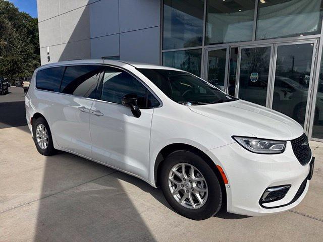 2026 Chrysler Pacifica - $32,297