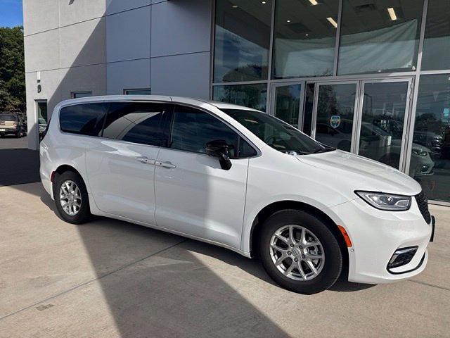 2026 Chrysler Pacifica - $32,297