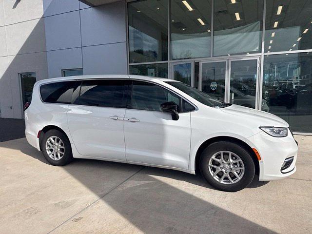 2026 Chrysler Pacifica - $32,297