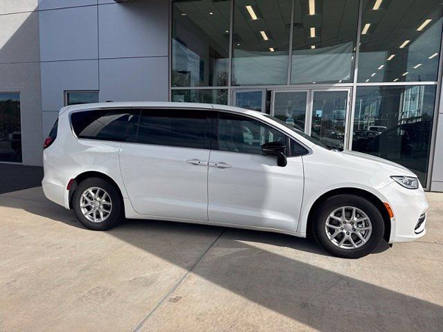 2026 Chrysler Pacifica - $32,297