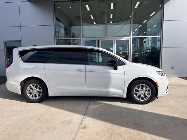 2026 Chrysler Pacifica - $32,297
