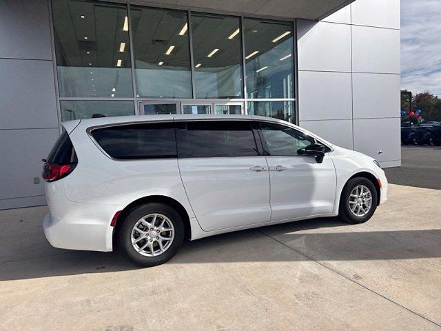 2026 Chrysler Pacifica - $32,297