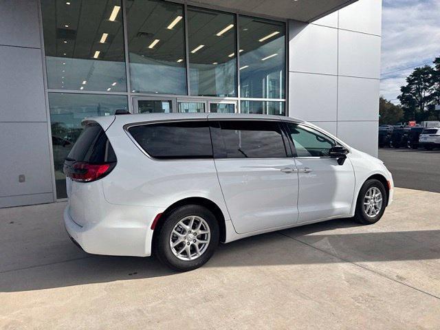2026 Chrysler Pacifica - $32,297
