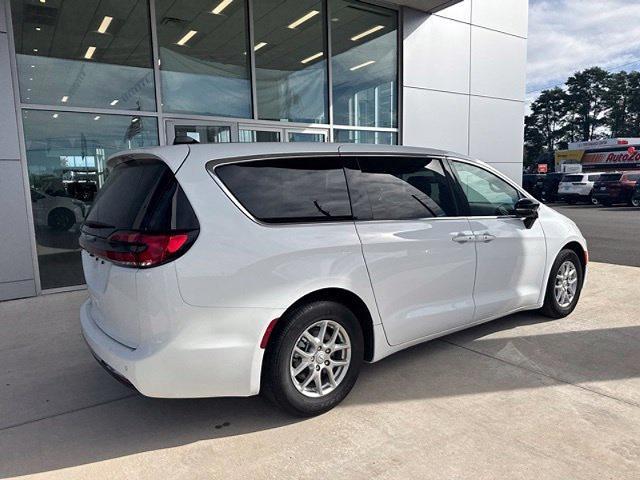 2026 Chrysler Pacifica - $32,297