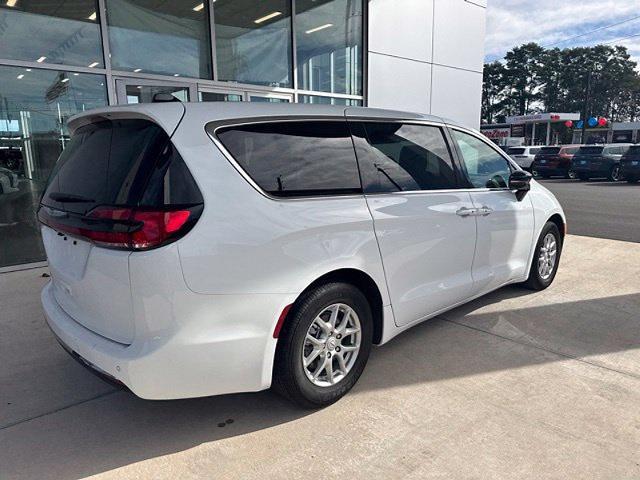 2026 Chrysler Pacifica - $32,297