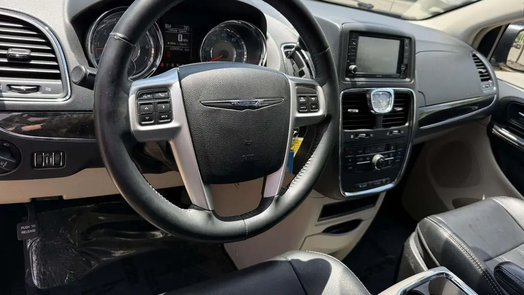 2015 Chrysler Town and Country Touring