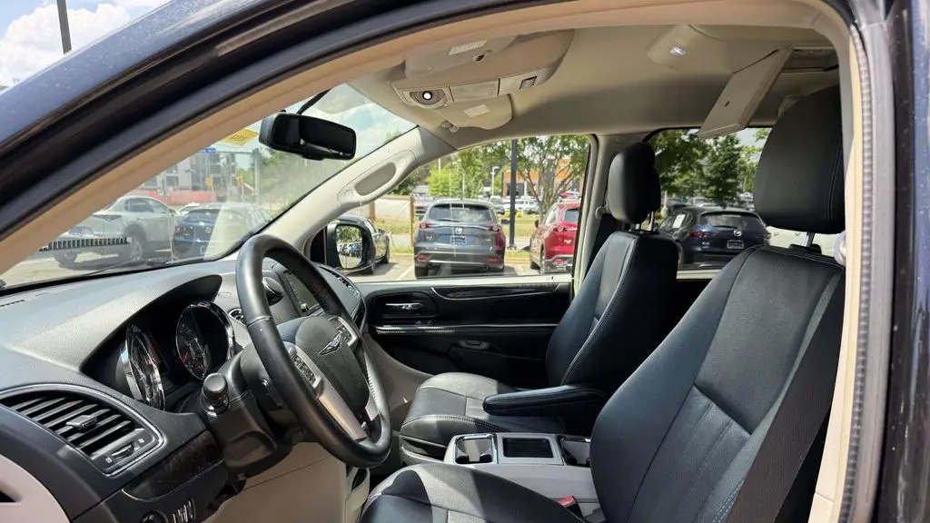 2015 Chrysler Town and Country Touring
