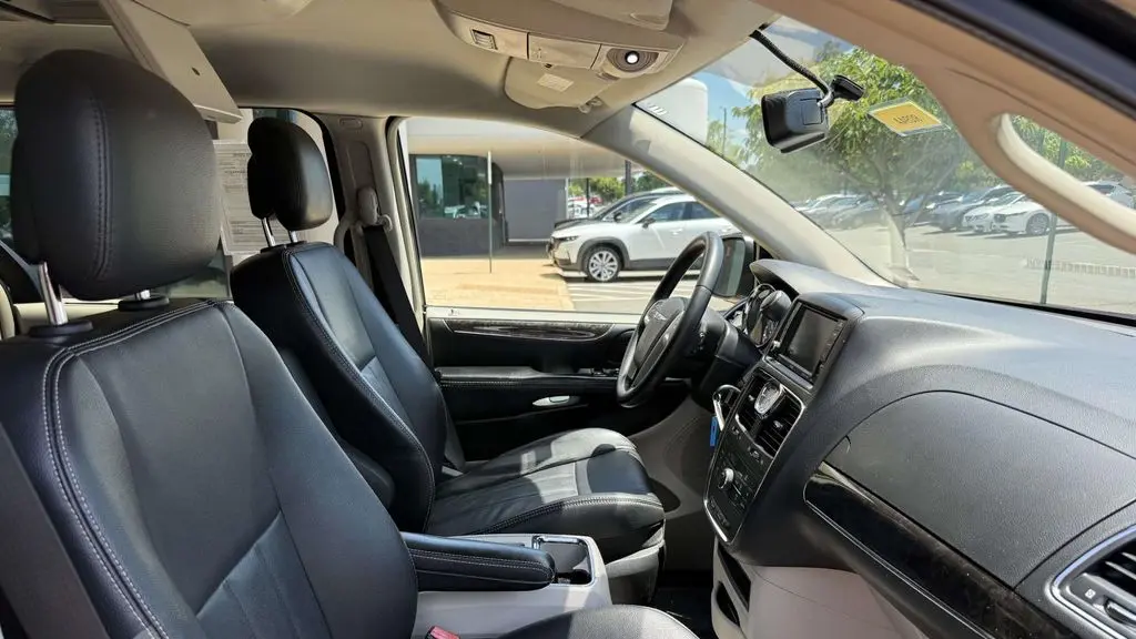 2015 Chrysler Town and Country Touring