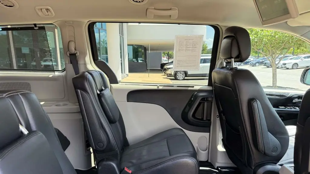 2015 Chrysler Town and Country Touring