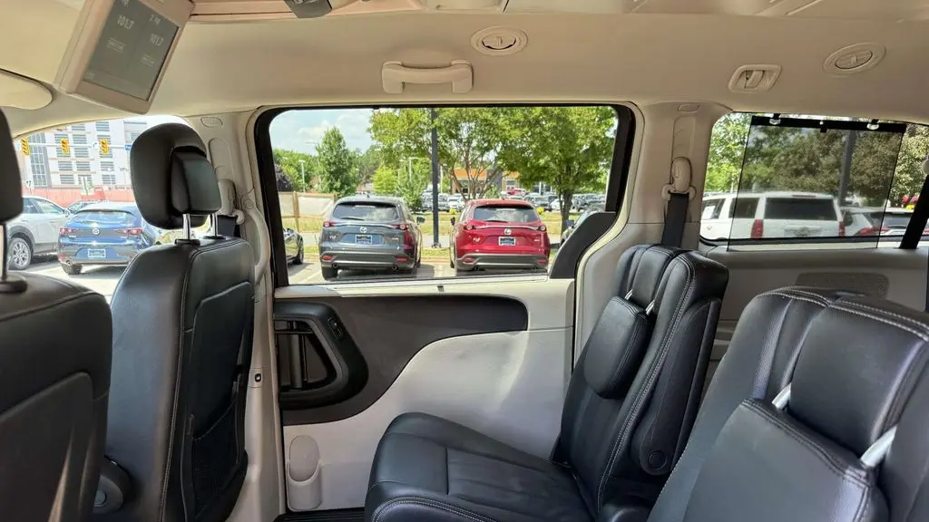 2015 Chrysler Town and Country Touring