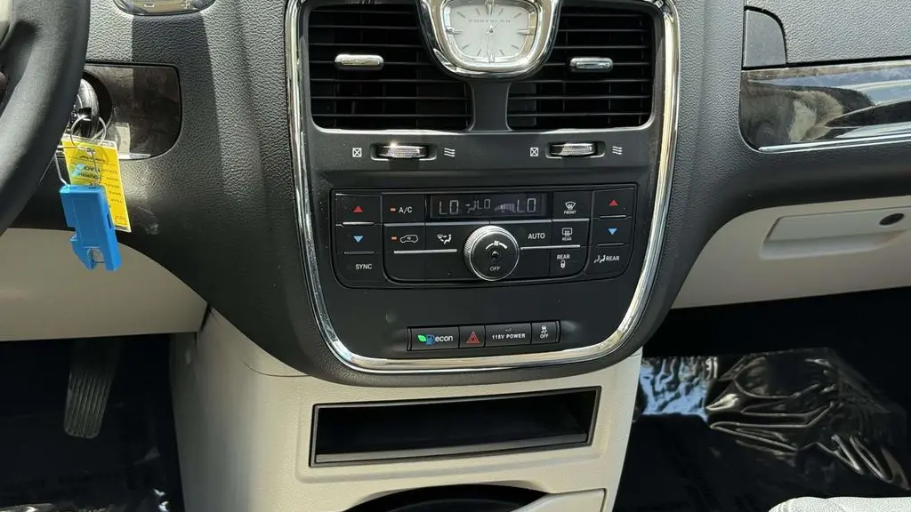 2015 Chrysler Town and Country Touring