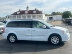 2015 Town and Country Thumbnail 4