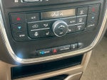 2015 Town and Country Thumbnail 37