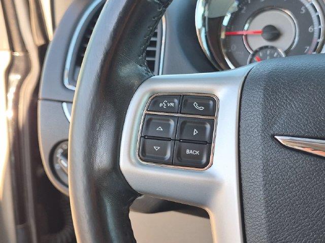 2016 Chrysler Town And Country - $5,500