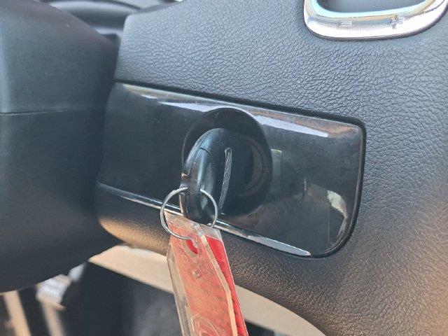 2016 Chrysler Town And Country - $5,500