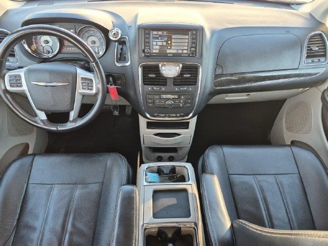 2016 Chrysler Town And Country - $5,500