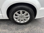 2016 Town and Country Thumbnail 9
