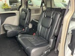 2016 Town and Country Thumbnail 13