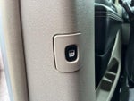 2016 Town and Country Thumbnail 14