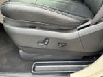2016 Town and Country Thumbnail 16