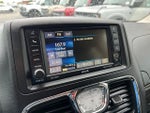 2016 Town and Country Thumbnail 21