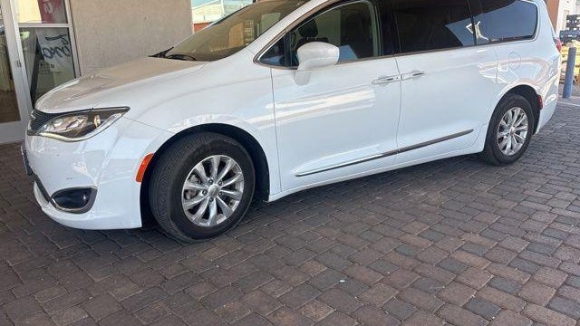 Preowned 2017 Chrysler Pacifica Touring-L for Sale
