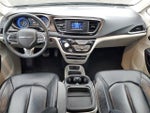 2017 Pacifica Thumbnail 32