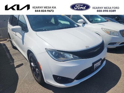 2019 Chrysler Pacifica Touring L 4DR Mini-Van