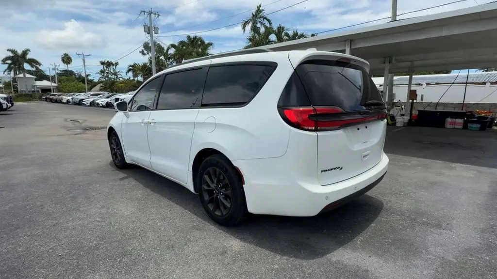 2021 Chrysler Pacifica Touring L