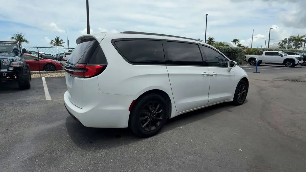 2021 Chrysler Pacifica Touring L