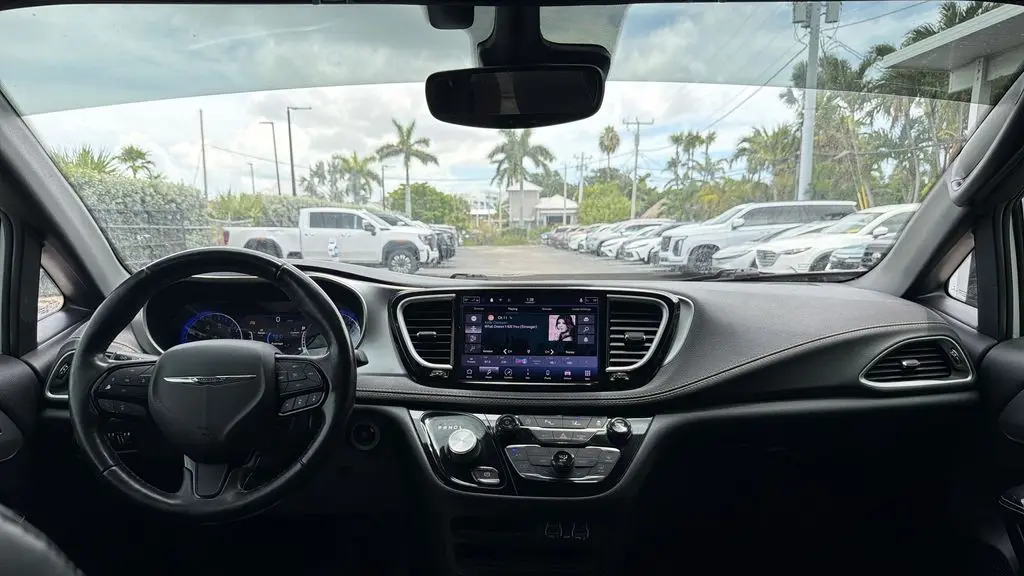 2021 Chrysler Pacifica Touring L