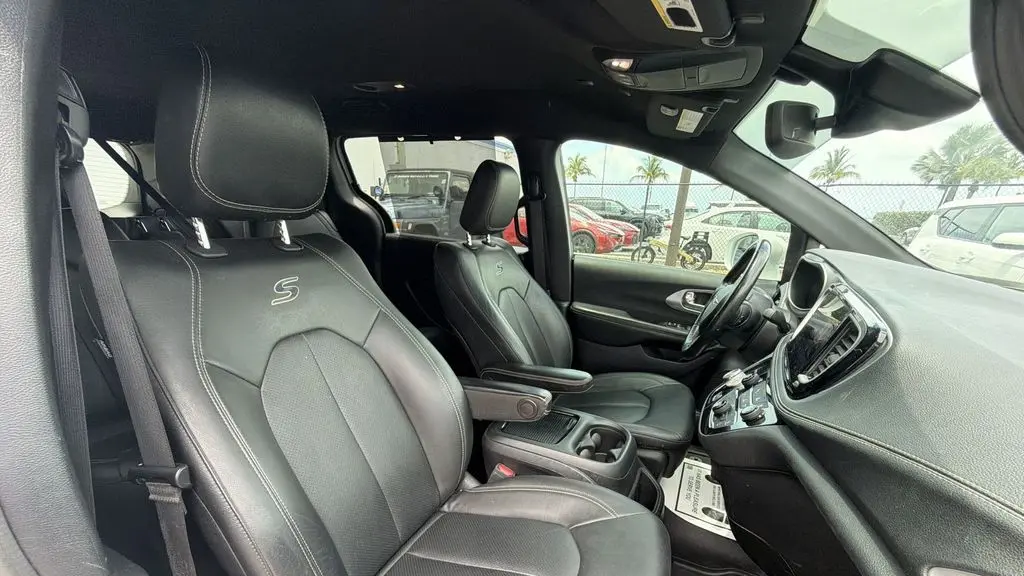2021 Chrysler Pacifica Touring L
