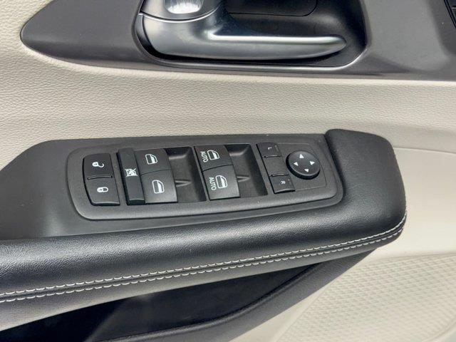 2022 Chrysler Pacifica - $17,947