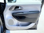 2022 Pacifica Thumbnail 17