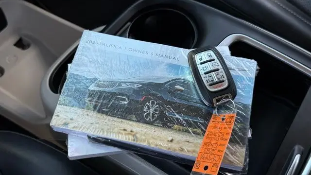 2023 Chrysler Pacifica Touring L