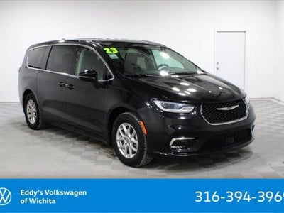 2023 Chrysler Pacifica Touring L 4DR Mini-Van