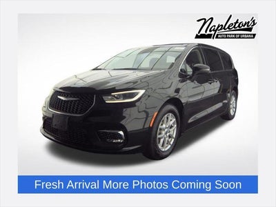 Photo of a 2023 Chrysler Pacifica Touring L 4DR Mini-Van for sale