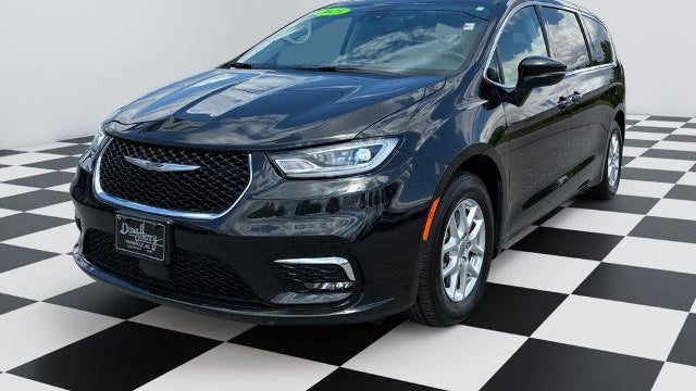 Preowned 2023 Chrysler Pacifica Touring L for Sale