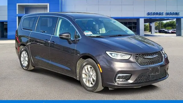 Preowned 2023 Chrysler Pacifica Touring L for Sale