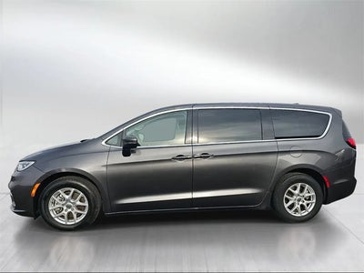 Photo of a 2023 Chrysler Pacifica Touring L 4DR Mini-Van for sale