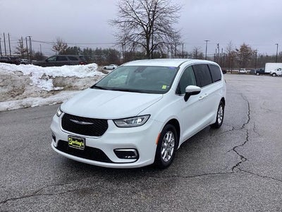 Photo of a 2023 Chrysler Pacifica Touring L 4DR Mini-Van for sale