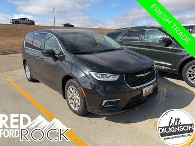 Photo of a 2023 Chrysler Pacifica Touring L 4DR Mini-Van for sale
