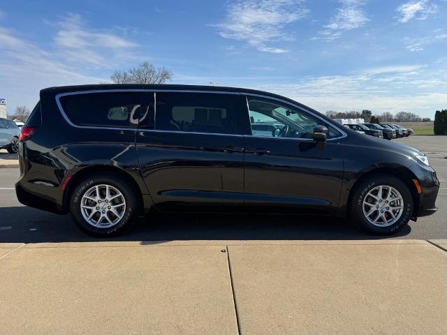 2023 Chrysler Pacifica - $23,275