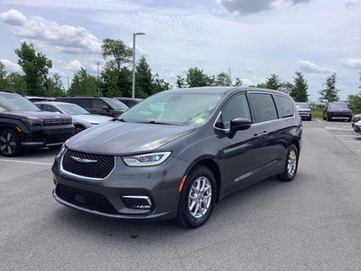 Photo of a 2023 Chrysler Pacifica Touring L 4DR Mini-Van for sale