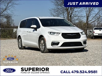 Photo of a 2023 Chrysler Pacifica Touring L 4DR Mini-Van for sale